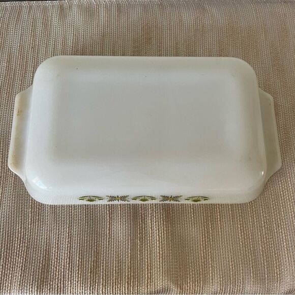 vintage Fire-king Anchor Hocking milk glass baking dish - Picture 4 of 11